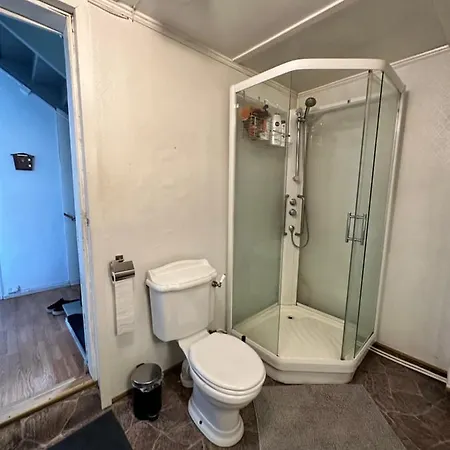 Kwatera prywatna For The Family On The Second Floor *